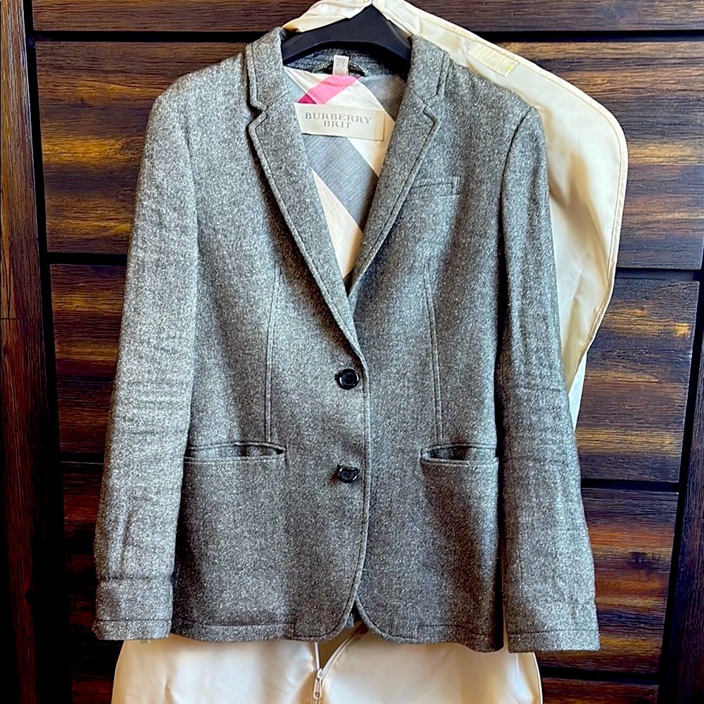 Burberry Gray Wool Blazer with patched leather elbow.